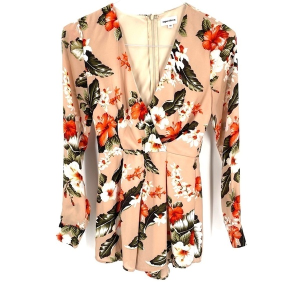 SUPERDOWN Revolve Ilah Surplice Floral VNeck Longsleeve Romper - Picture 5 of 14